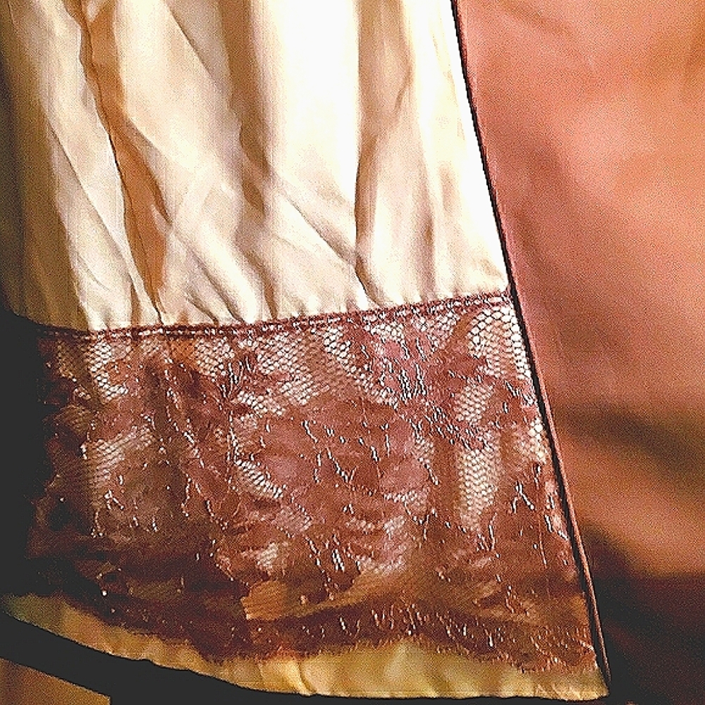 Brown Trench Coat from the Cole Haan Collection - Picture 5 of 8